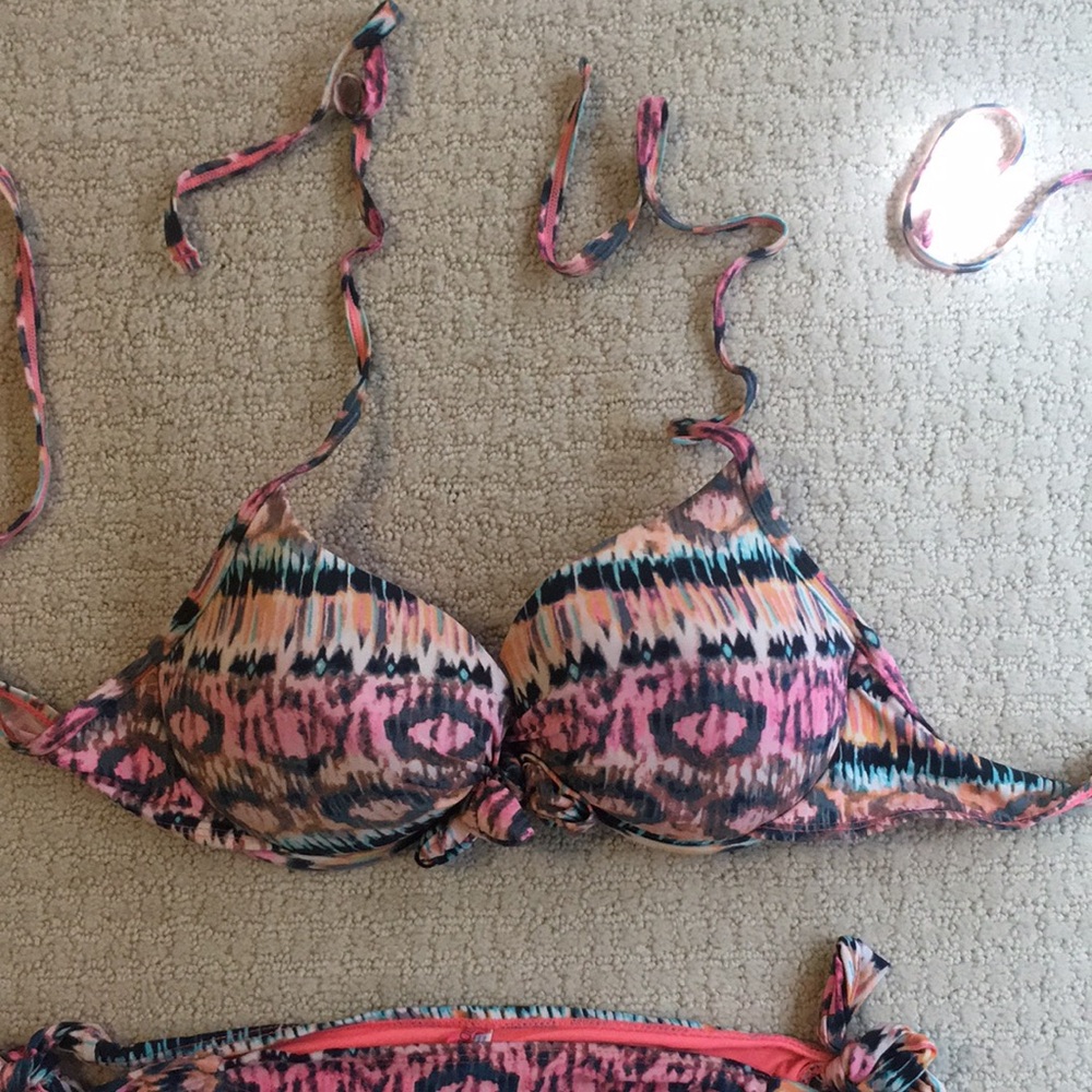 Bikini Set - Picture 5 of 12